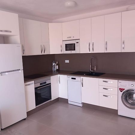 Victoria Court 2- Lovely Apartment 25 Arona  Exteriör bild